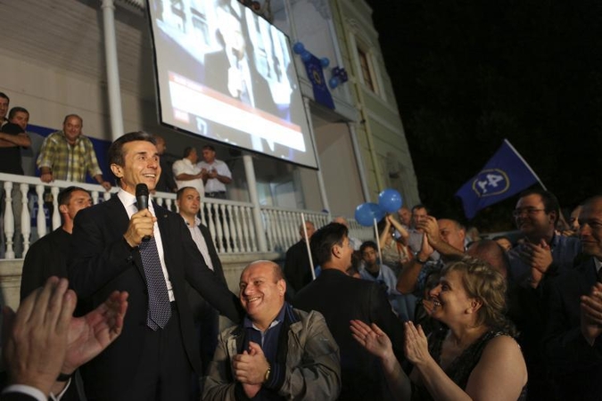 Gruzijoje tebeskaičiuojant rinkimų balsus pirmauja opozicija