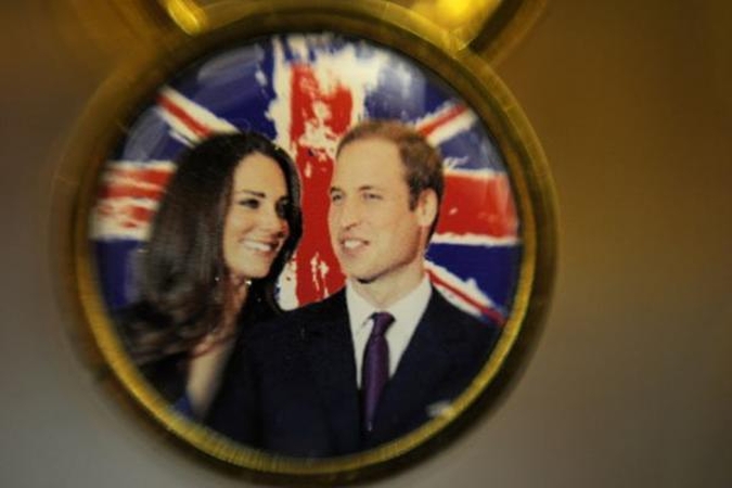 Didžiosios Britanijos mados pasaulyje - sujudimas dėl Kate Middleton vestuvinės suknelės