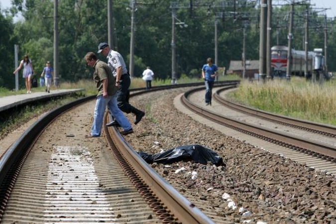 Keleivinis traukinys mirtinai sužalojo moterį