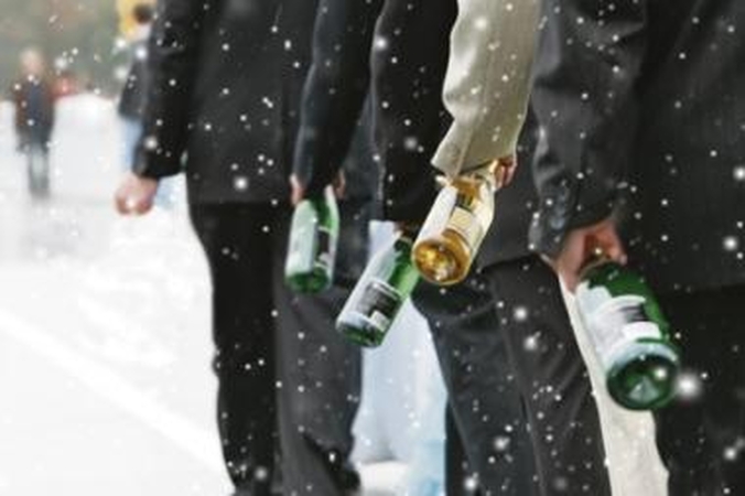Iš „Iki“ parduotuvės išnešto alkoholio vagims gerti neteks 