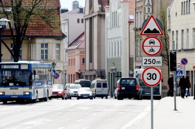Nuo rytdienos automobilių eismas Tiltų gatve bus uždraustas