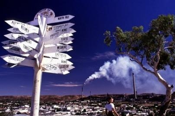 Australijos miestelis laukia negražių moterų