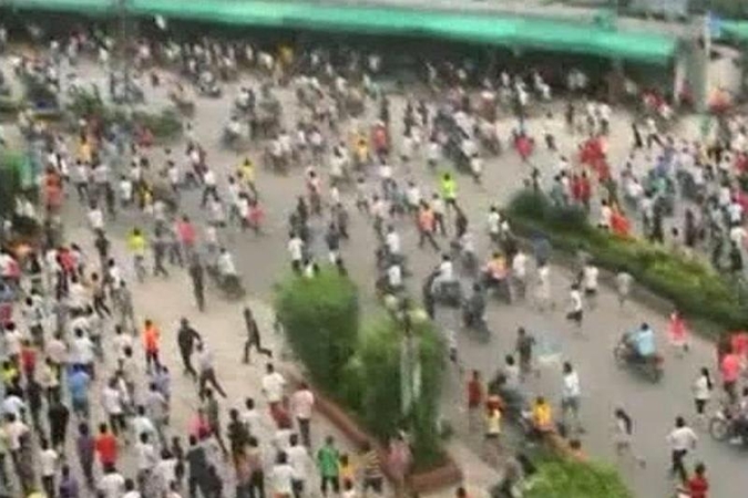 Kinijoje nesiliauja protestai