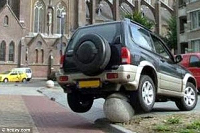 TOP: kvailiausi automobilių pastatymai