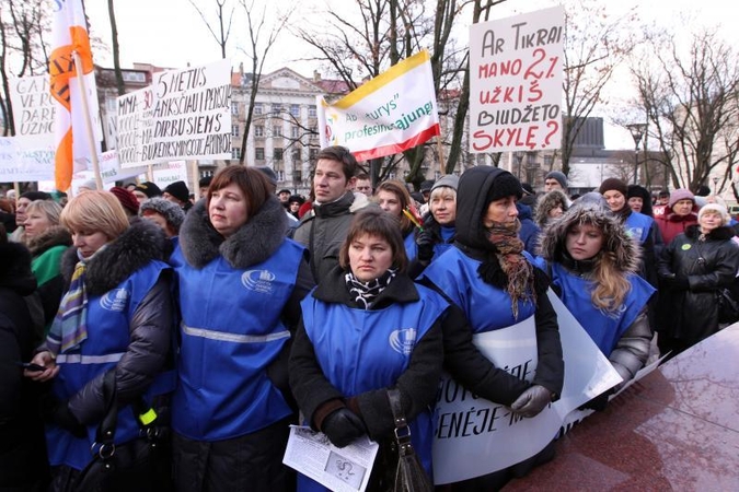 Mitinguotojai valdžios reikalavo gelbėti tautą nuo skurdo
