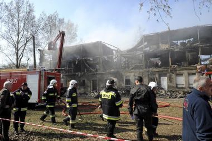Lenkijoje sudegusios prieglaudos gyventojams - kaimynų parama