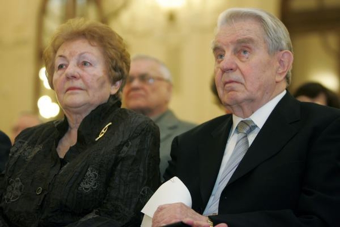 Poeto J.Marcinkevičiaus būklė lieka labai sunki 