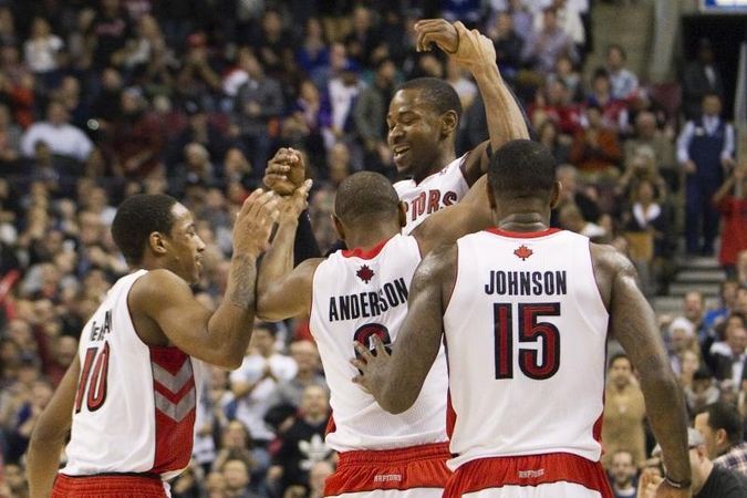 „Raptors“ sutriuškino M.Jordano klubą, L. Kleiza aikštelėje nepasirodė