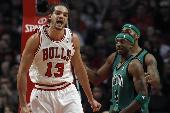 J. Noah „Bulls“ vedė į pergalę surinkdamas trigubą dublį (rezultatai)