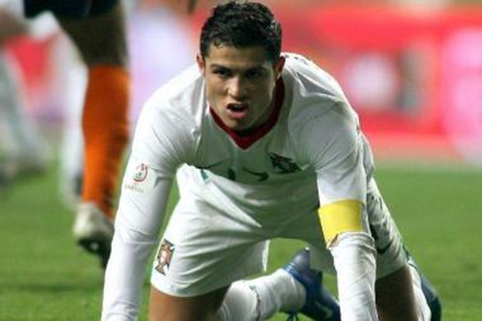 Europos futbolo čempionų lyga grįžta į stadionus