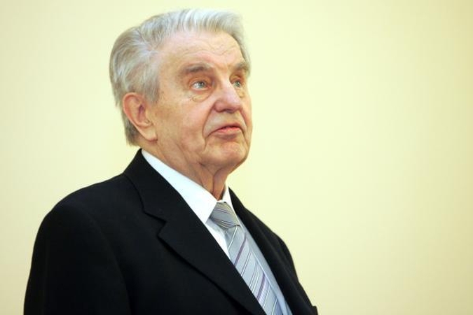 Poetui J.Marcinkevičiui lūžo kaklo slankstelis
