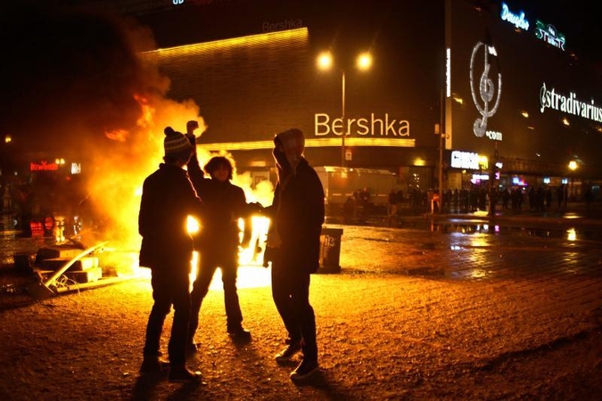 Rumunijoje sekmadienį tęsėsi protestai  