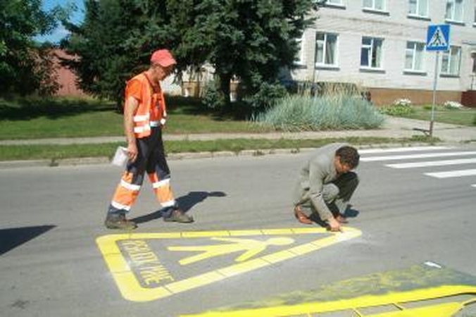 Rugsėjo 1-oji: apdrausti moksleiviai ir perdažytos perėjos