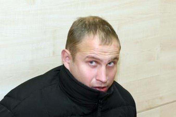 13-metės pagrobėjas ir žagintojas stojo prieš teismą