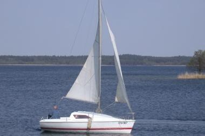 Kuršių mariose apvirto jachta