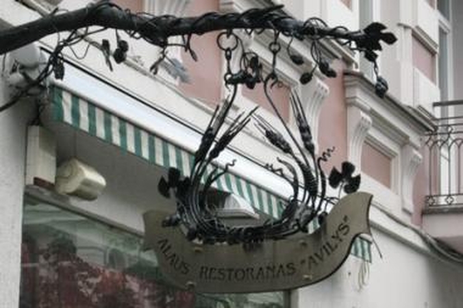 Į geriausios reklaminės iškabos vardą pretenduoja bankrutavęs restoranas