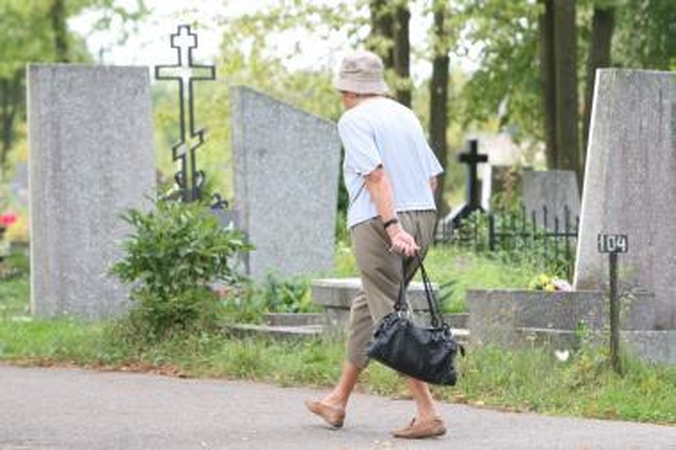 Kapinėse vagiliavusį vyrą sulaikė duobkasiai
