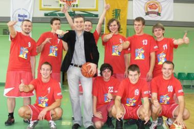 KU – krepšinio komandos fanų klubas „Baltijos žaibas“
