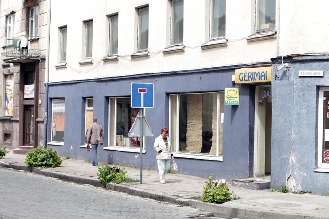 Baras J.Janonio gatvėje nebegalės alkoholiu prekiauti visą parą