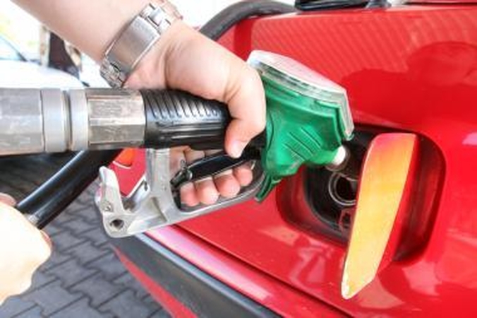 „Lukoil“: degalų kainos - valstybės ir Mažeikių nuopelnas
