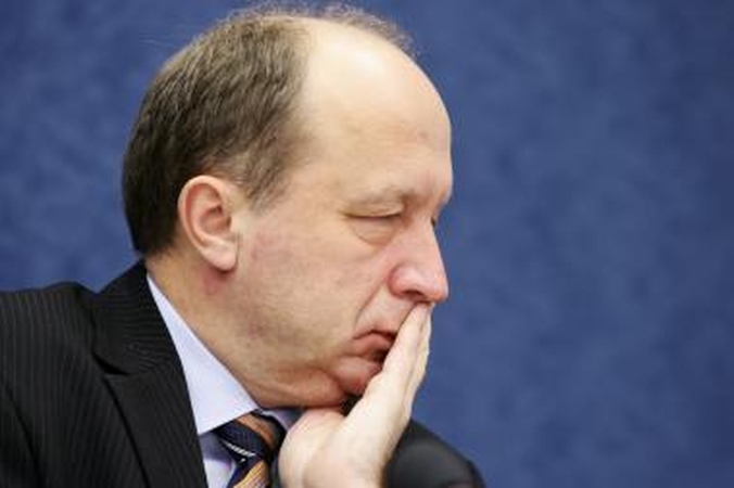 Mįslė premjerui: etatų sumažino, o valstybės tarnautojų padaugėjo