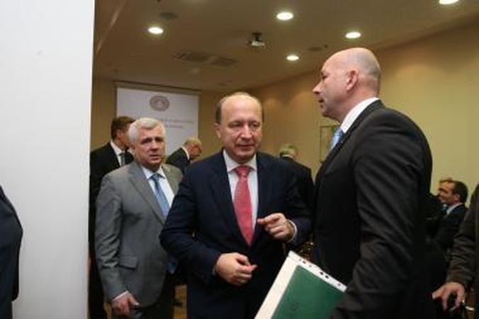 Ministrai važinėja po Klaipėdą