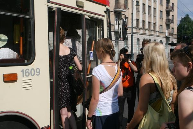 Keleivių laipinimas pro pirmąsias duris Vilniuje pasiteisino