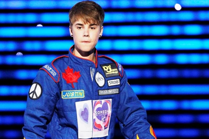 J.Bieberio seneliai dirba, kad išgyventų, anūkas jiems visai nepadeda