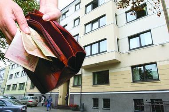 Valdžios institucijos nesirengia gyventi kukliau