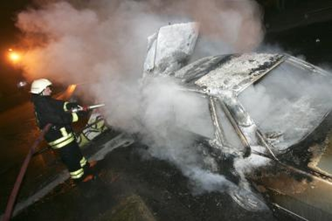Kaune degė trys automobiliai