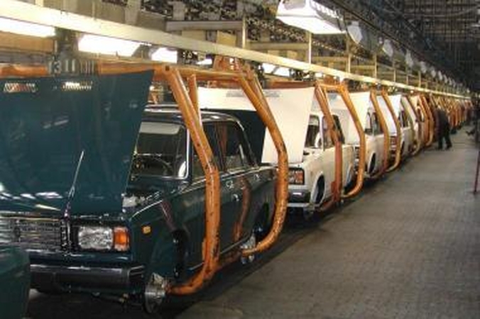 „Lada 2105/2107“ – į „IžAvto“ rankas nemokamai 