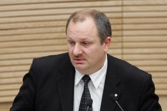 Pas prezidentę apsilankę parlamentarai kritikavo Antikorupcijos komisijos vadovą