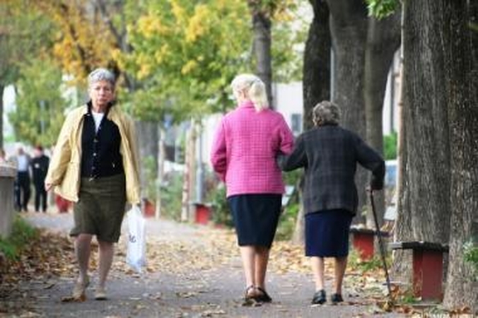Socialiniai darbuotojai gyvena blogiau už savo globotinius?