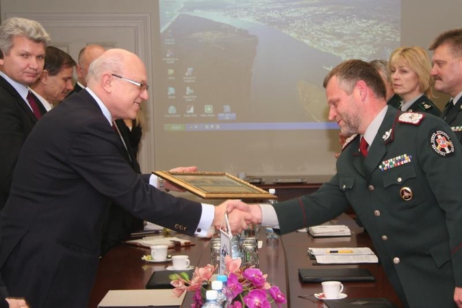 Klaipėdos uosto kompanijose – pasieniečių vizitas 