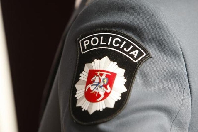 Pasvalio r. apsivertė automobilis, nukentėjo moteris ir mergaitė