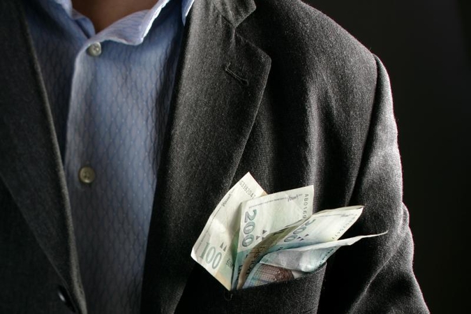 Partijos iš gyventojų pajamų mokesčio gaus beveik du milijonus litų 