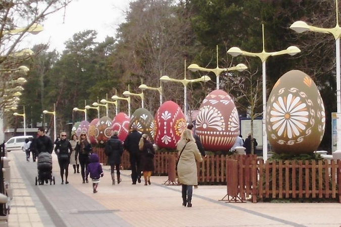 Velykas pasitinkanti Palanga stebins gintariniu margučiu 