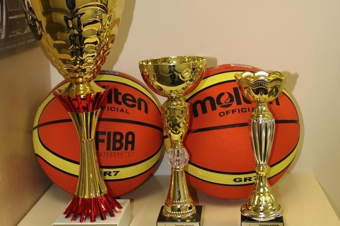 Uostamiesčio pareigūnai varžosi krepšinio aikštelėje