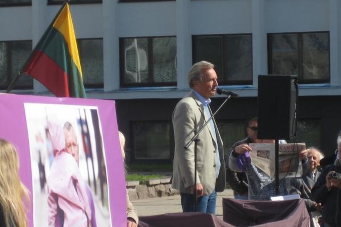 Dėl D.Kedžio bylos V.Andriukaitis teismu pagrasino S.Stomai