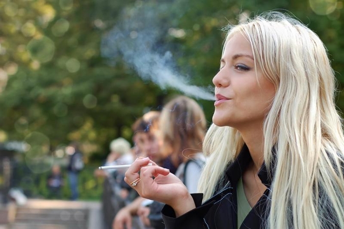 Medikai sunerimę: rūkymas nusineša vis daugiau gyvybių
