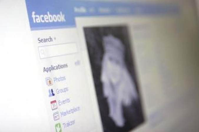 Prostitutės savo intymias paslaugas siūlo „Facebook‘e“ 