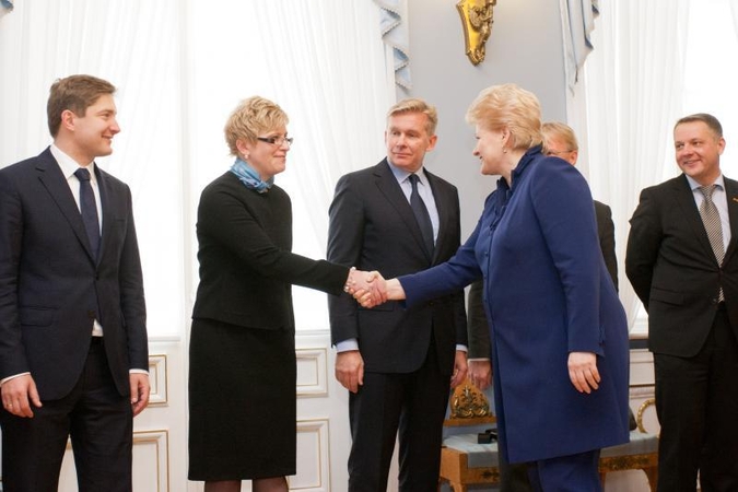 Prezidentė padėkojo Vyriausybės nariams už darbą