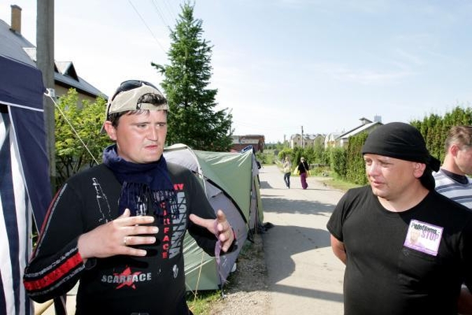 D.Kedžio dukters išvežti neleidęs vilnietis – įstatymams nenusižengė