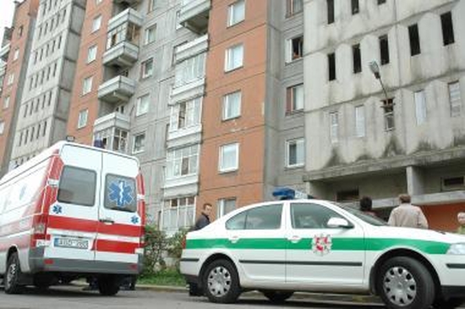 Išsirengė, atsigulė ir mirė