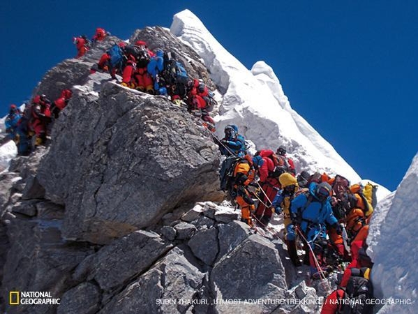 Everestas šiandien: žmonių grūstys ir didžiuliai pavojai (foto)