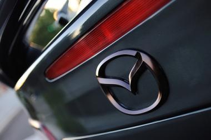 “Mazda” parduos savo akcijas