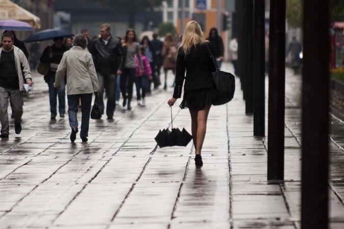 Savaitės pradžioje numatomi nešalti, tačiau lietingi orai