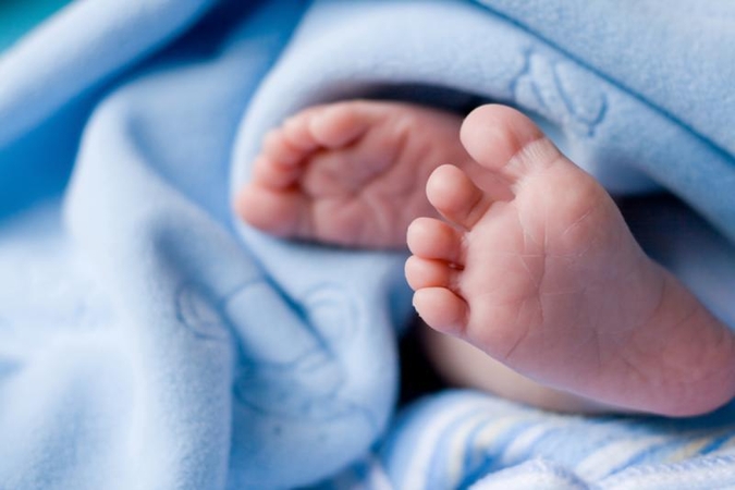Kaip virkštelės nukirpimo vėlavimas gali padėti kūdikiui?
