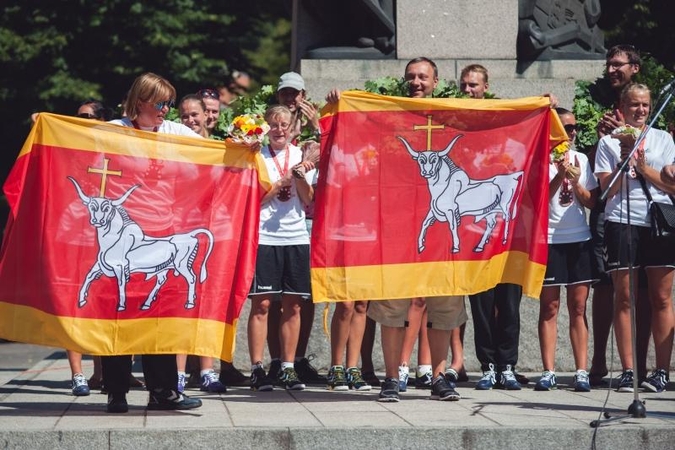 Pagerbti medalius iškovoję jaunieji Kauno krepšininkai