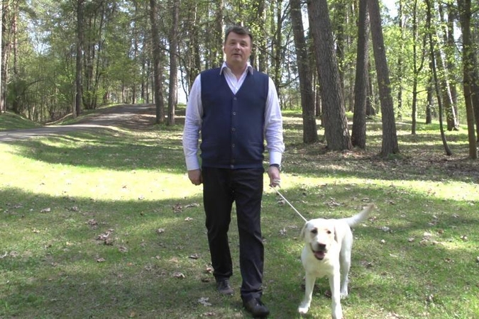 Prieš darbą televizijoje D. Mertinas pradėjo intensyviai sportuoti